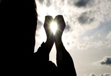 英超:富勒姆以2比0 击败托特纳姆.